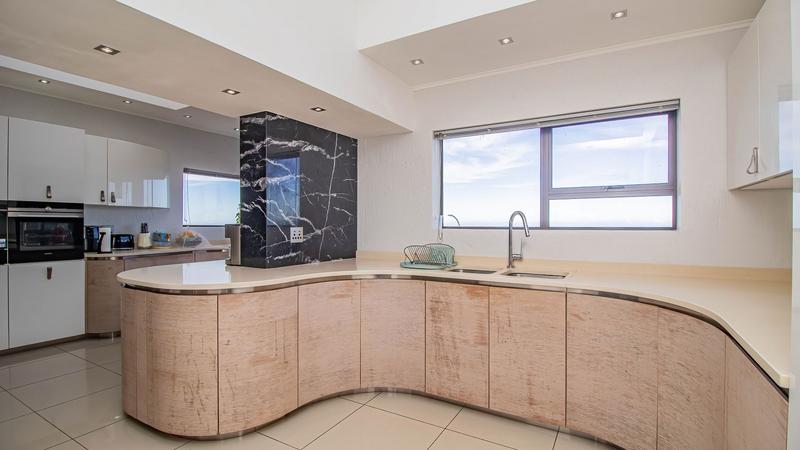 6 Bedroom Property for Sale in Dana Bay Western Cape
